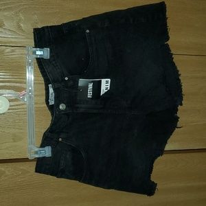 Size 11 black refuge denim short.